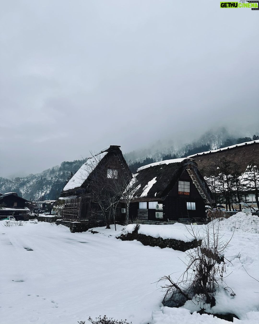 Suppasit Jongcheveevat Instagram - The boy and the heron ☃️❄️ 白川郷(Shirakawa-go)