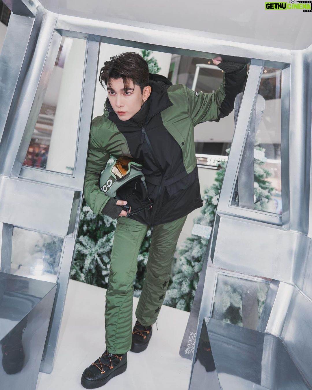 Suppasit Jongcheveevat Instagram - It’s time for skiing ⛷️❄️😆 @leisuresocial #leisuresocial #leisuresocialski