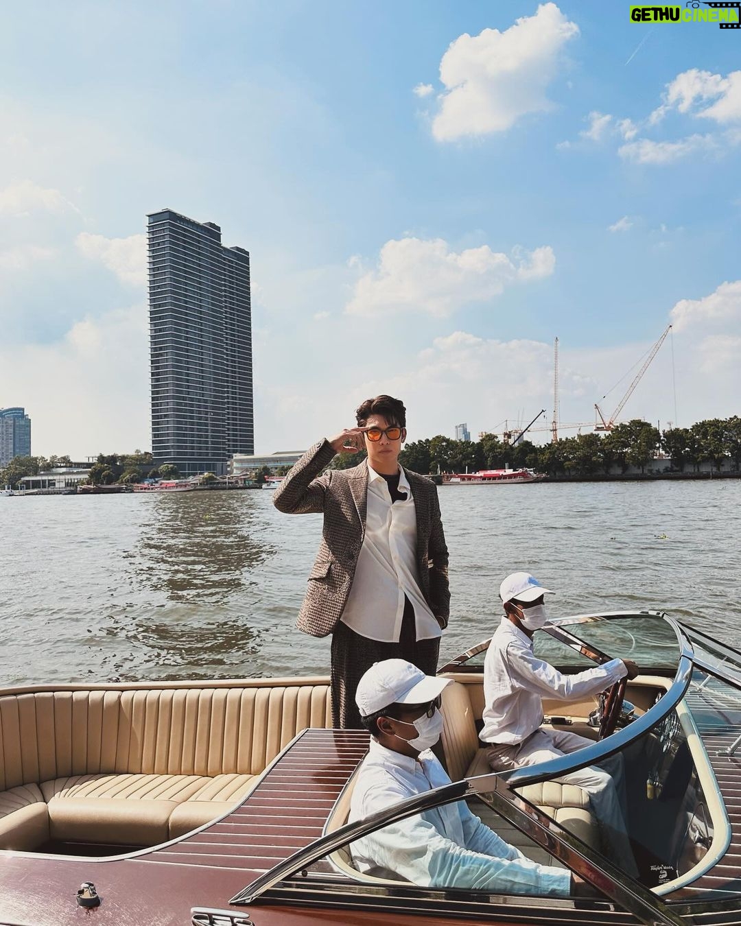 Suppasit Jongcheveevat Instagram - Going with the flow πΊπ»π #mywifesgunslingergod
