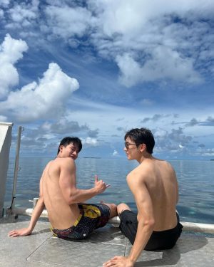 Suppasit Jongcheveevat Instagram - Belated BD to my travel buddy 😛 ขอมา 10 บรรทัดเท่านี้ไปก่อน