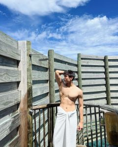 Suppasit Jongcheveevat Instagram - Wild and free 🌊 @discoversoneva #sonevajani #themarcompro Soneva Jani