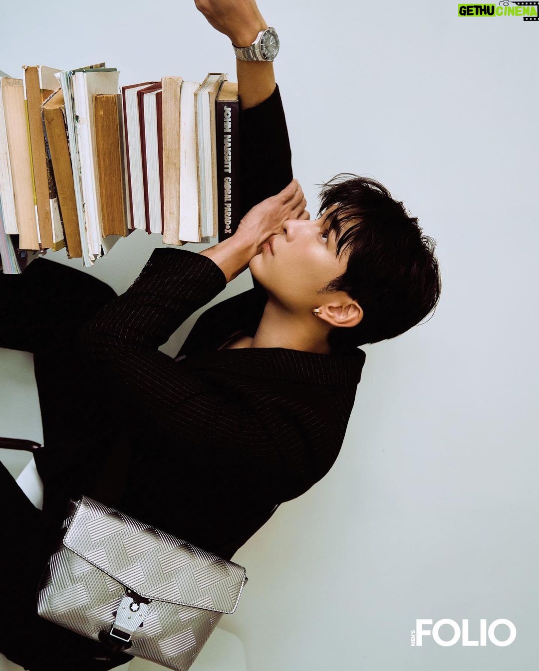 Suppasit Jongcheveevat Instagram - 📖📚 #Montblanc #MontblancLibrarySpirit #InspireWriting