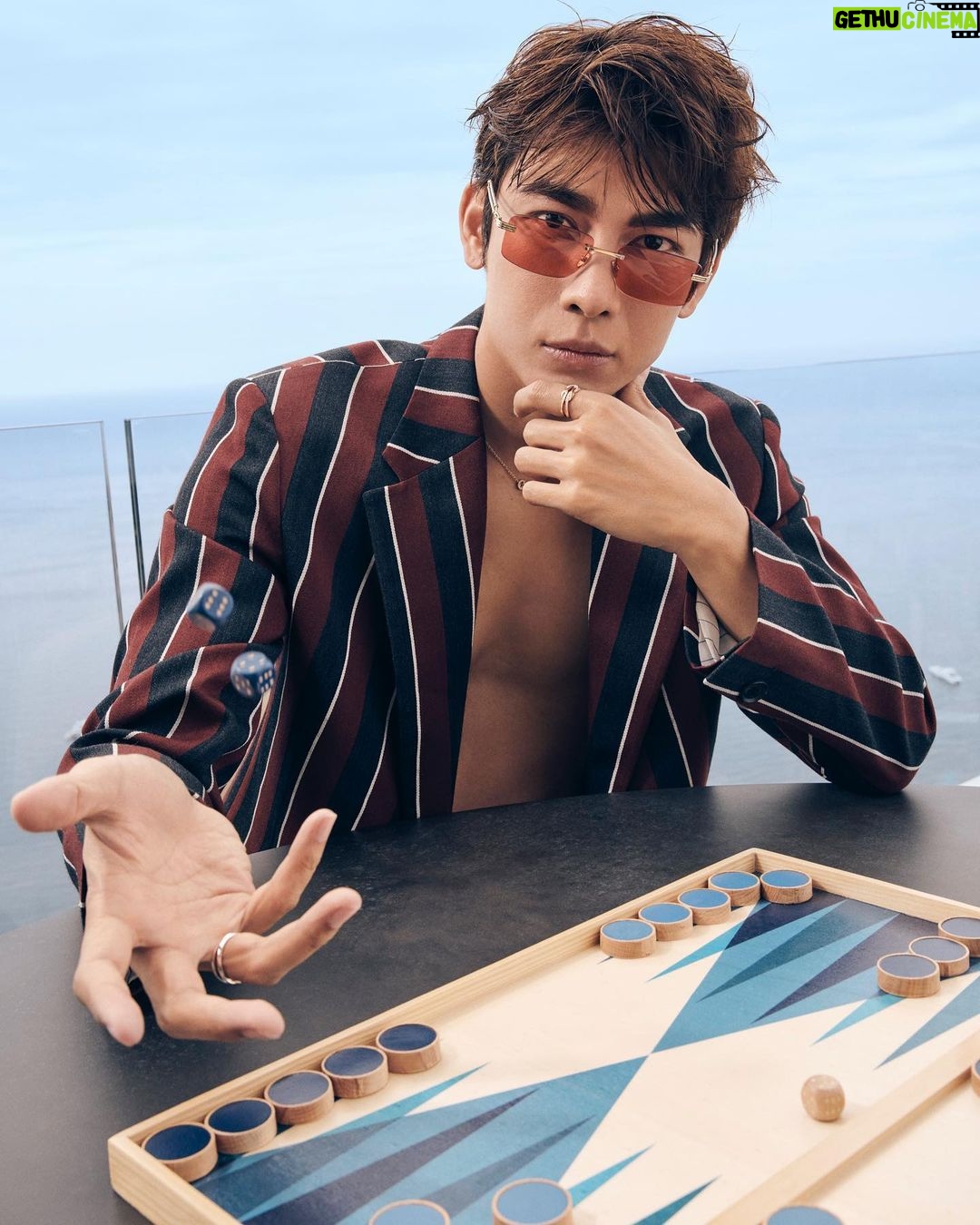 Suppasit Jongcheveevat Instagram - "Game on, this is my lucky moment. @FREDJewelry is my lucky charm! 🍀✨ #ChanceInfinie #LuckIsOnYourSide"