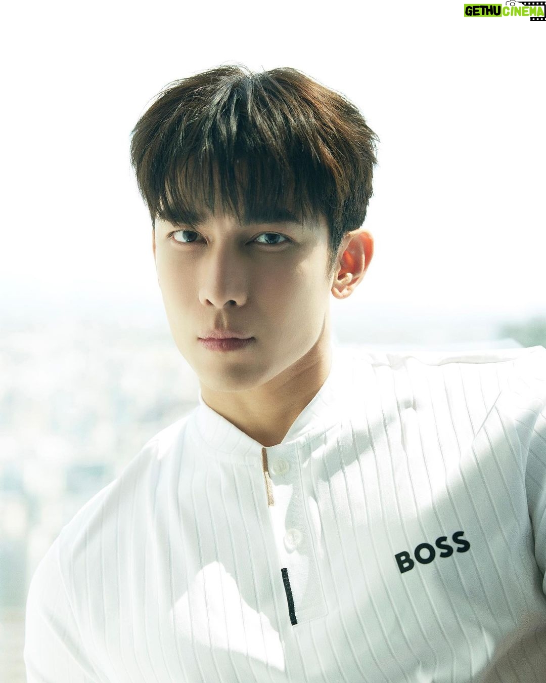 Suppasit Jongcheveevat Instagram - 🤍 @mensnonnojp Photo:Teppei Hoshida thanks to Centara Grand Hotel Osaka