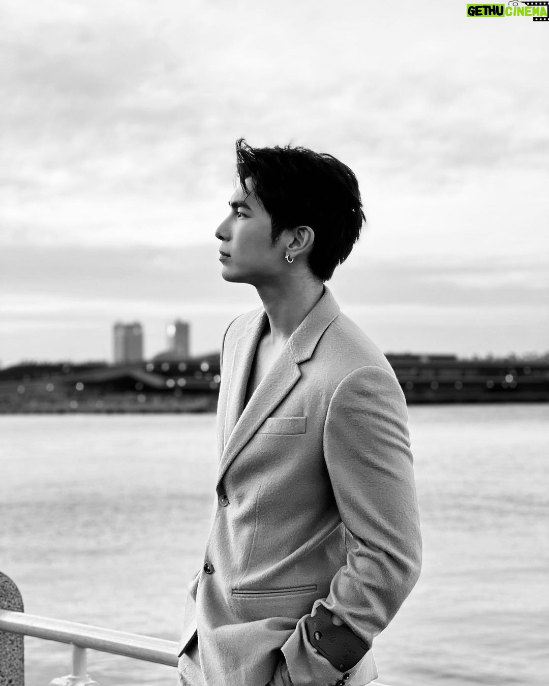 Suppasit Jongcheveevat Instagram - 馃崣 #OffWhite #OffWhiteBangkok @off____white 灞变笅鍏湌 Yamashita Park