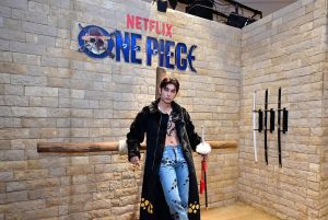 Suppasit Jongcheveevat Instagram - เมื่อวานไปงาน Fan Event เปิดตัว ซีรีส์ One Piece จาก Netflix การ์ตูนโปรดของมิว! บริเวณโดยรอบเหมือนยก เรือ Going Merry มาไว้ที่ ICONSIAM งานน่ารัก มุมถ่ายรูปเพียบ ได้ดูซีรีส์ตอนแรกก็คือแต่ละฉากทำออกมาได้ดีมาก ตอนอ่านการ์ตูนบางซีนพยายามคิดภาพตาม แต่พอมาเห็นเป็นเวอร์ชันนี้คือที่สุด ทำออกมาดีมาก! อยากให้ทุกคนได้ดูกันที่ Netflix นะครับ โซนถ่ายรูปมีถึงวันที่ 10 ก.ย. และเรือ Going Merry จอดเทียบท่าที่ RIVER CITY PIER 3 ⛵️ วันที่ 1 - 3 ก.ย. ค้าบ ไปๆ ลุยครับสาวกหมวกฟาง @NetflixTh #รวมพลคนรักวันพีซ #OnePieceNetflix #NetflixTH