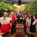 Suppasit Jongcheveevat Instagram – เมื่อวานไปงาน Fan Event เปิดตัว ซีรีส์ One Piece จาก Netflix การ์ตูนโปรดของมิว! บริเวณโดยรอบเหมือนยก เรือ Going Merry มาไว้ที่ ICONSIAM งานน่ารัก มุมถ่ายรูปเพียบ ได้ดูซีรีส์ตอนแรกก็คือแต่ละฉากทำออกมาได้ดีมาก ตอนอ่านการ์ตูนบางซีนพยายามคิดภาพตาม แต่พอมาเห็นเป็นเวอร์ชันนี้คือที่สุด ทำออกมาดีมาก! อยากให้ทุกคนได้ดูกันที่ Netflix นะครับ

โซนถ่ายรูปมีถึงวันที่ 10 ก.ย. และเรือ Going Merry จอดเทียบท่าที่ RIVER CITY PIER 3 ⛵️
วันที่ 1 – 3 ก.ย. ค้าบ ไปๆ ลุยครับสาวกหมวกฟาง 

@NetflixTh
#รวมพลคนรักวันพีซ #OnePieceNetflix #NetflixTH