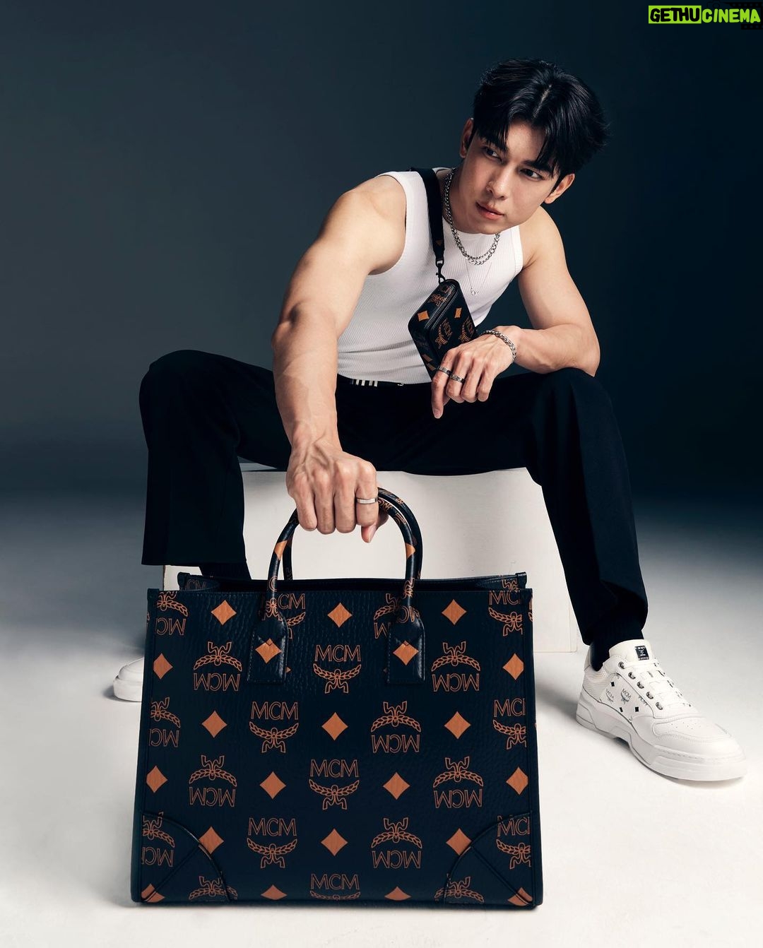Suppasit Jongcheveevat Instagram - Black Maxi to the next level @mcmthailand #mcmthailand