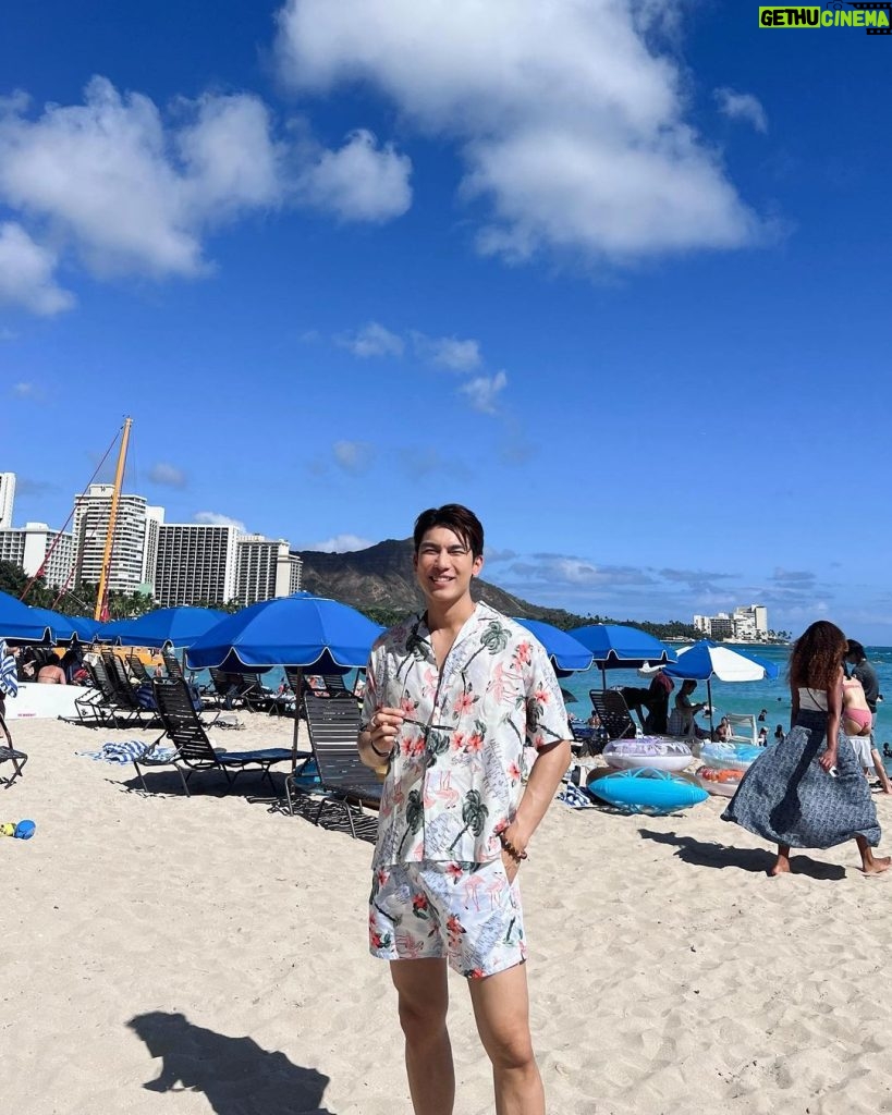 Suppasit Jongcheveevat Instagram - Sea ya! 🩵 Waikiki Beach, Oahu