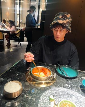 Suppasit Jongcheveevat Instagram - What happens in Vegas, stays in Vegas. 😛🕺🏻