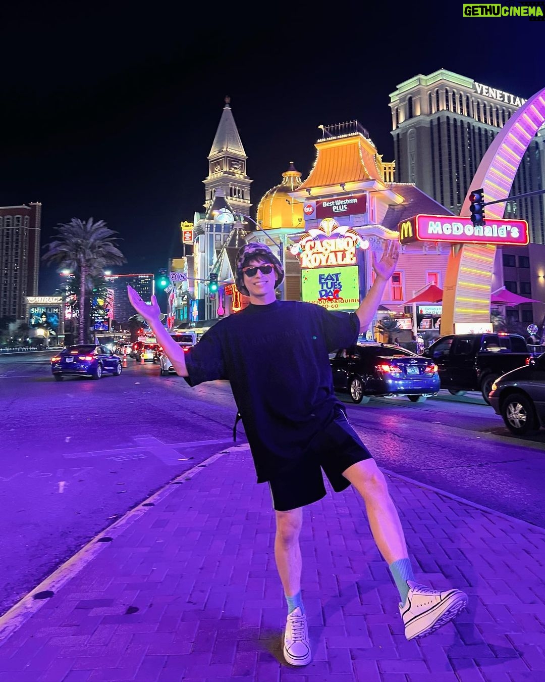 Suppasit Jongcheveevat Instagram - What happens in Vegas, stays in Vegas. ππΊπ» Las Vegas Strip
