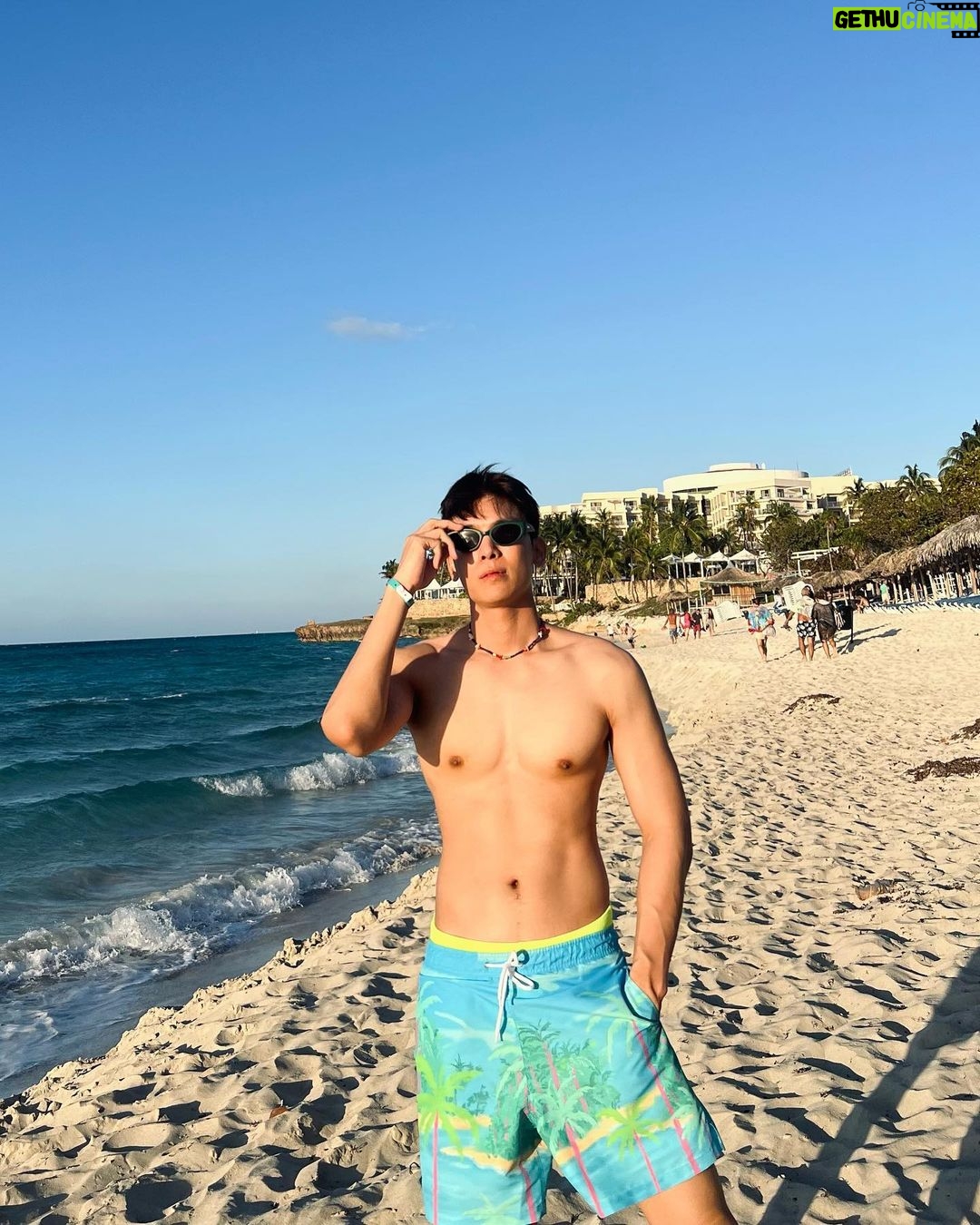 Suppasit Jongcheveevat Instagram - Wish you a big smile, bundle of joy and loads of happiness. Happy Songkran krabbbbbb 💦❤️ Varadero, Cuba