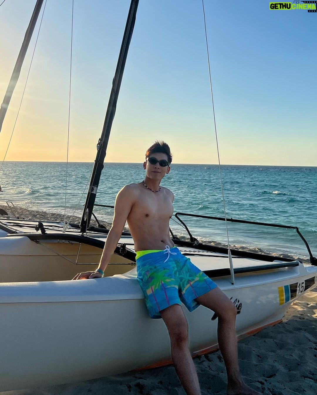 Suppasit Jongcheveevat Instagram - Wish you a big smile, bundle of joy and loads of happiness. Happy Songkran krabbbbbb 💦❤️ Varadero, Cuba