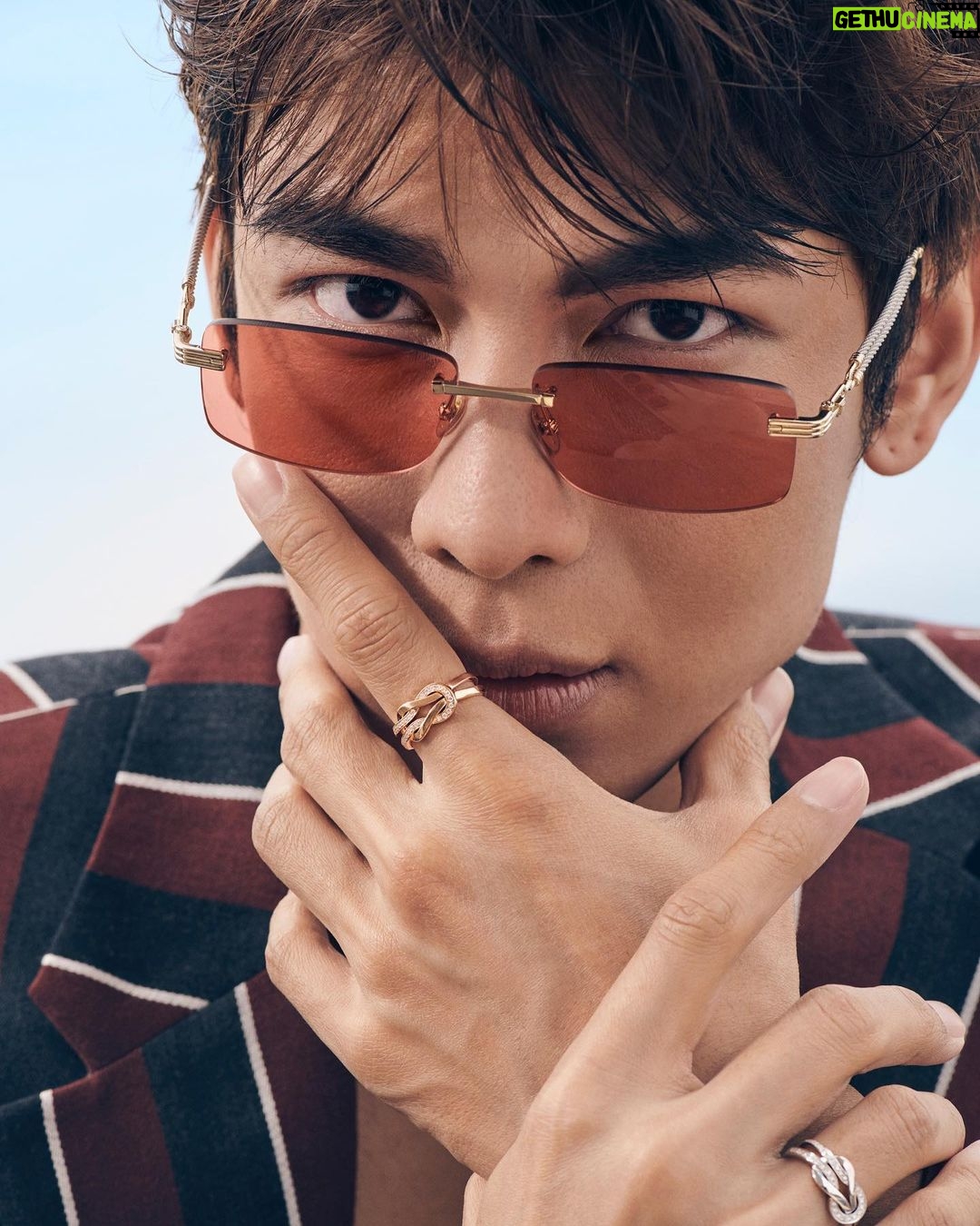 Suppasit Jongcheveevat Instagram - "Game on, this is my lucky moment. @FREDJewelry is my lucky charm! 🍀✨ #ChanceInfinie #LuckIsOnYourSide"
