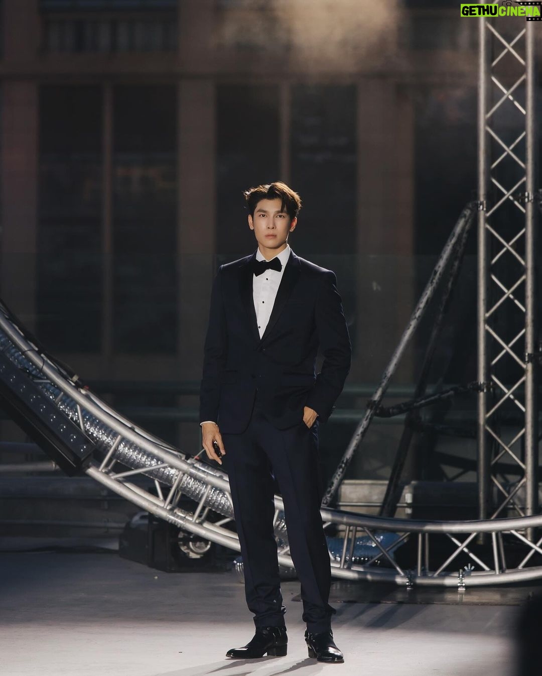 Suppasit Jongcheveevat Instagram - I’m the BOSS 🌹 #equinoxsummer24 Emsphere at EM District