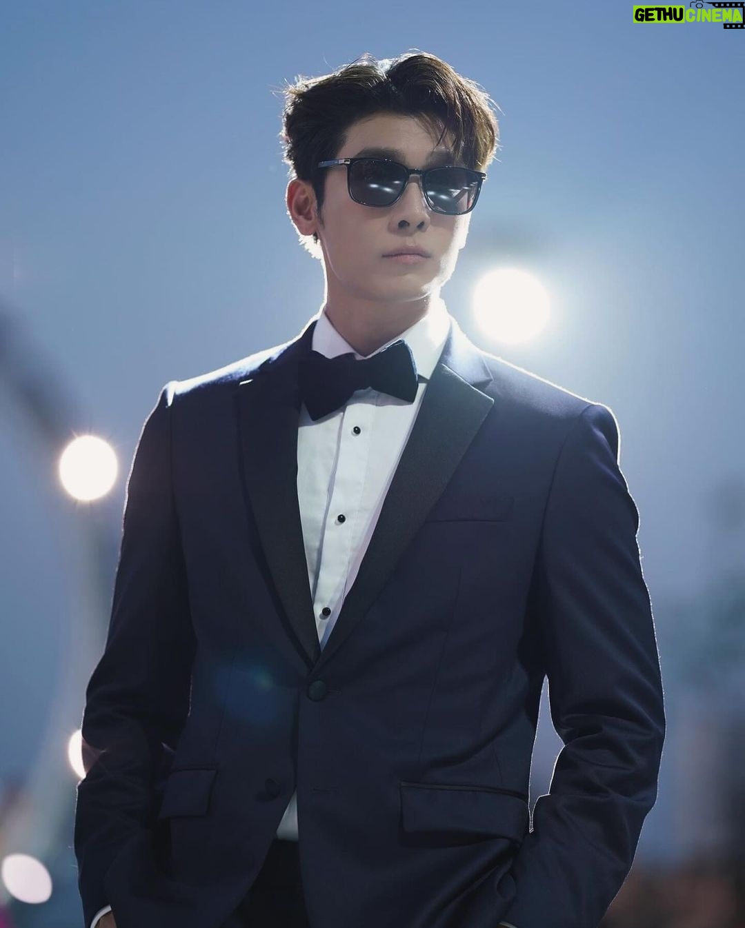 Suppasit Jongcheveevat Instagram - I’m the BOSS 🌹 #equinoxsummer24 Emsphere at EM District