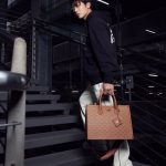 Suppasit Jongcheveevat Instagram – Ready for Milan 🧡 #MCMFW24xMew

@mcmworldwide
@mcmthailand