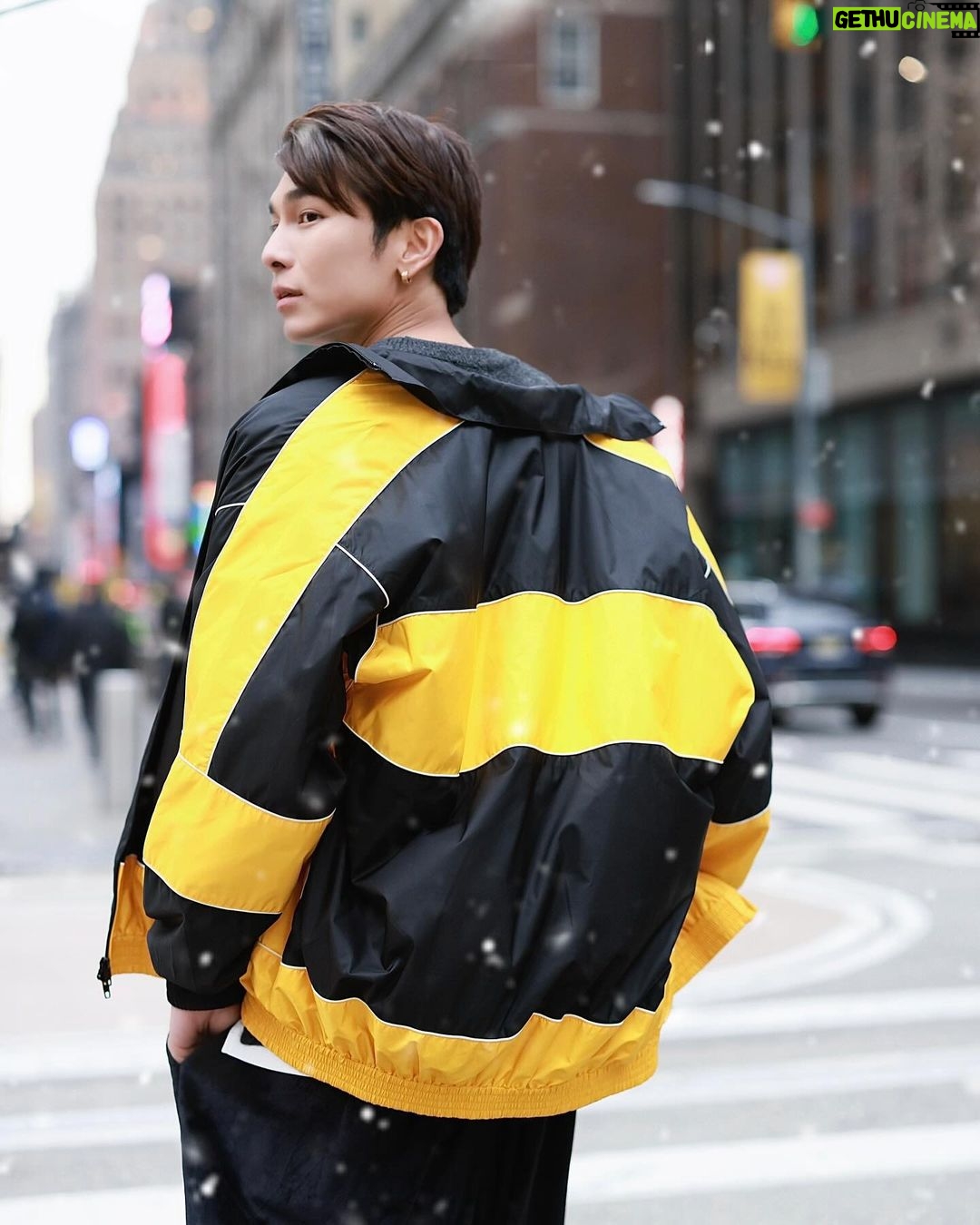 Suppasit Jongcheveevat Instagram - See you in Bangkok 🫶🏻 Time Square