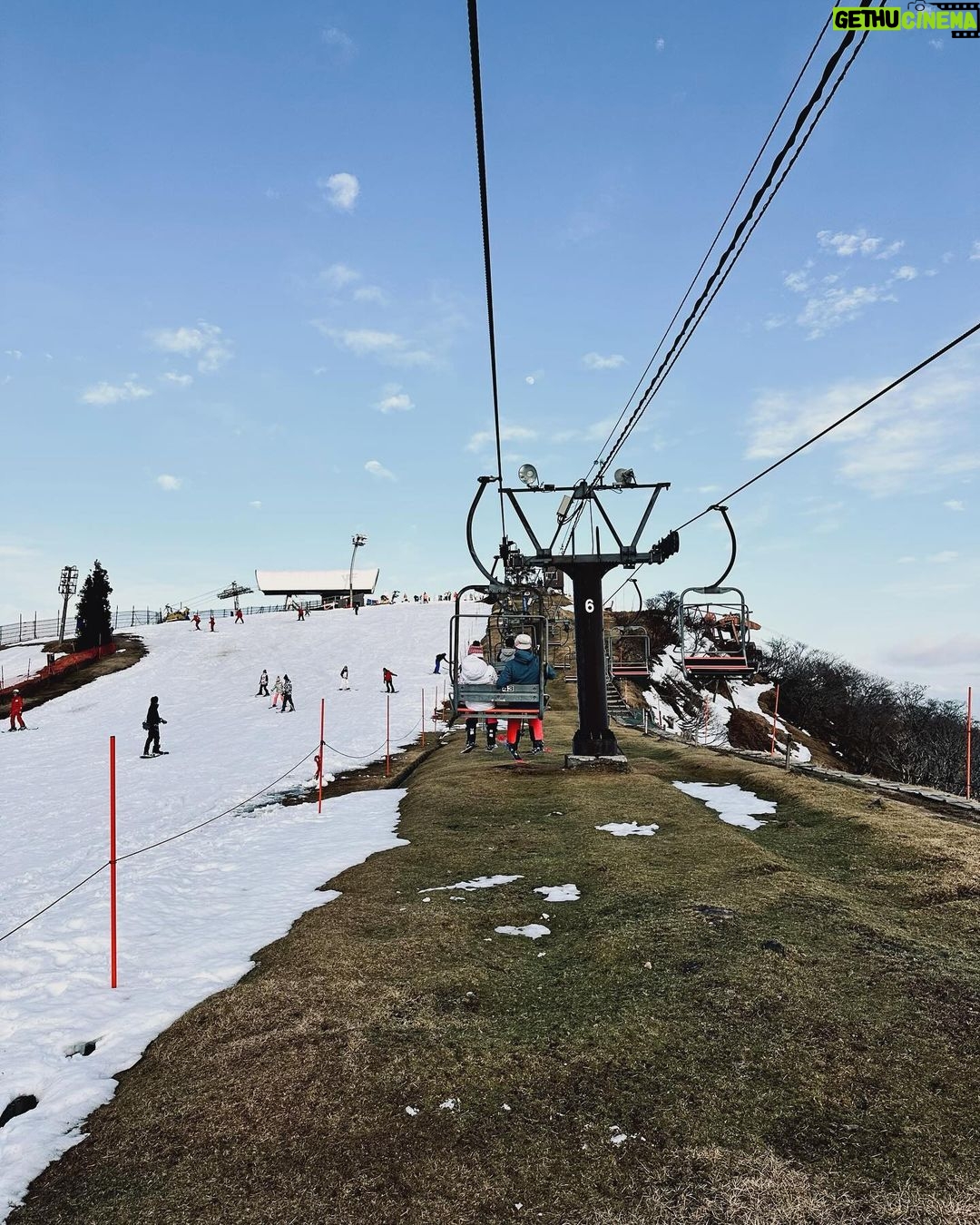 Suppasit Jongcheveevat Instagram - It’s a powder party ⛷️😆 @leisuresocial #leisuresocial #leisuresocialski Biwako Valley Snow Ski Resort