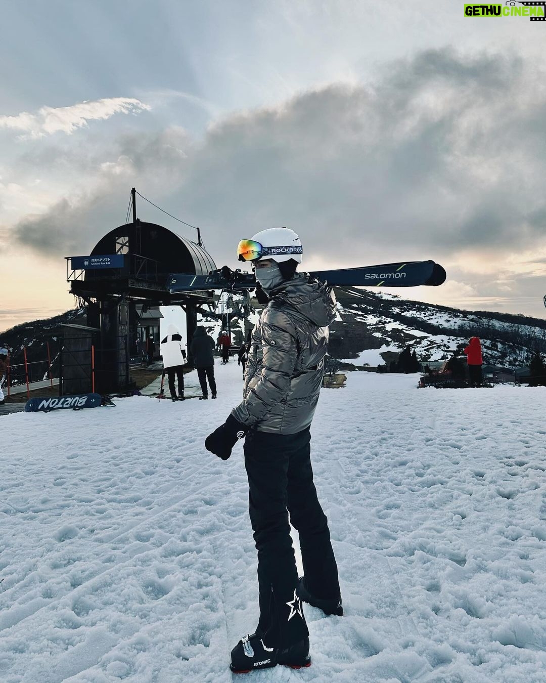 Suppasit Jongcheveevat Instagram - It’s a powder party ⛷️😆 @leisuresocial #leisuresocial #leisuresocialski Biwako Valley Snow Ski Resort