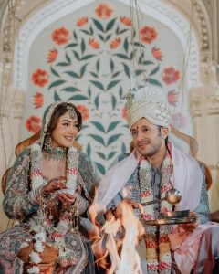 Surbhi Chandna Instagram - Finally Home after 13 Years 🫶 We Seek all your love and blessings as we embark on this new journey together Photography @jodiclickers.co Surbhis Styling & Designers Column Outfit @bindaniofficial Jewels @gehnajewellers1 Maang tika @azotiique Styling consultant &PR @pranavi_chandna Glam @makeupbypratiba & team Varmala @floralartbysrishti Karans Styling and Designer Column Outfit @bindaniofficial Styling consultant &PR @pranavi_chandna Publicist @nidhig14 Wedding Planners @intimateaffairsbyrt #sukar #estd2010