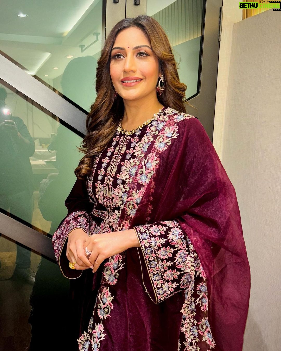 Surbhi Chandna Instagram - For Rakshak - Indias Braves Chapter 2 Promotions Wearing @inej.in @ascendcommunication Jewels @vasundharajewelry Managed and Styled by @pranavi_chandna Makeup @makeupbyashokchandra Hair @hairbyzeba Show Dekha ke Nahi ??