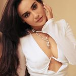 Surbhi Jyoti Instagram - Call me whatever, just keep loving 🫶🏼 . . . . . . . . . . Style by @stylingbyvictor @sohail__mughal___ Styling team @styleby_antara Outfit @miakee.official Neck piece @the_antrang_jewels Ring @ethnicandaz Clicked by @deepak_das_photography Glam @doseofglamourbyafreen