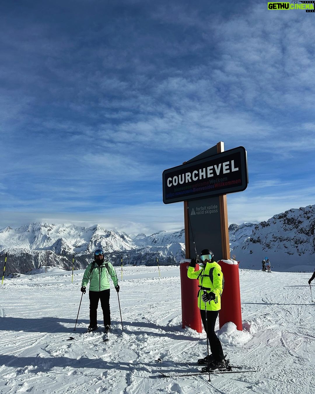 Surveen Chawla Instagram - On the slope with my dope @akshaythakker 🤍⛷️#courchevel #courchevel1850 Courchevel 1850 France
