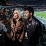 Susana Giménez Instagram - Como nos divertimos recorriendo Buenos Aires con @sebastianyatra que es un amor y a partir de ahora tambien un amigo Muy pronto por @paramountplusla Buenos Aires, Argentina