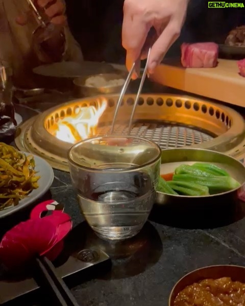 Susana Giménez Instagram - Fuimos a comer a @cotemiami. Es coreano y cocinan en la misma mesa que comés. La pasamos increíble!! . . . #miami #susanagimenez #koreanfood Miami, Florida