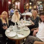 Susana Giménez Instagram – Café Tortoni, City Tour segunda tanda 😂😂 CABA Buenos Aires
