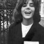Susana Giménez Instagram – Me gustaba ir al #colegio, aunque no era muy estudiosa. 😂😂😂Esta foto es de cuarto año en el San Isidro Labrador. Daría cualquier cosa por volver a esa época!!!! #backtoschool #school #moments #happiness #susanagimenez #nostalgia #colegiala San Isidro, Buenos Aires