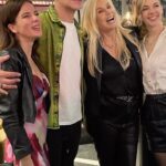 Susana Giménez Instagram – Fabulosa noche en el Lola Membrives con @tootsielacomedia. Lindisimo ver a la gente reírse y gozar tanto con @nicovazquezok , @julietanaircalvo y todo el elenco a teatro lleno 👏🏻👏🏻👏🏻 Teatro Lola Membrives