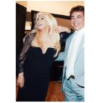Susana Giménez Instagram – Tuve visitas adorables en el teatro! @sebastianyatra y @cristiancastro
