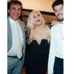 Susana Giménez Instagram – Tuve visitas adorables en el teatro! @sebastianyatra y @cristiancastro