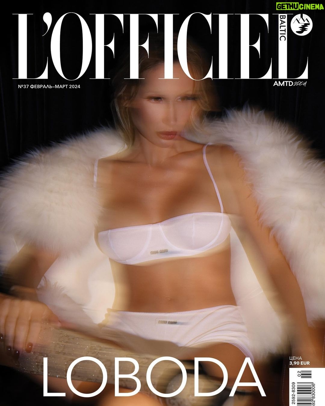 Svetlana Loboda Instagram - Счастлива стать лицом международной обложки @lofficielbaltic 🔥 и частью прекрасной команды. Впервые! О предстоящем мировом туре, подготовке, тренировках, премьере англоязычных треков, мировых фестивалях и .. 20-летии карьеры. Новые выпуски @lofficielbaltic уже в продаже в Эстонии и Латвии 😍 @lofficielbaltic @ligazemture @obmarak @dacebahmane @nikitin_ilja @olafoundation.lv photo credit: @natalieberezina_photography muah: @ketmakeup @elenheelen @luviofficial @bicholla @schiaparelli @miumiu Rīga