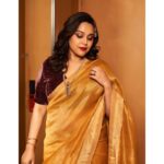 Swara Bhaskar Instagram - It’s giving Desi Gilded Age.. ✨✨✨ In @anavila_m sari with @jewellerybysuparnamalik from my wedding trousseau 😍💖 . Make Up: @devikajodhani Hair: @stylistsony Photos: @kvenayaak Jio World Convention Centre