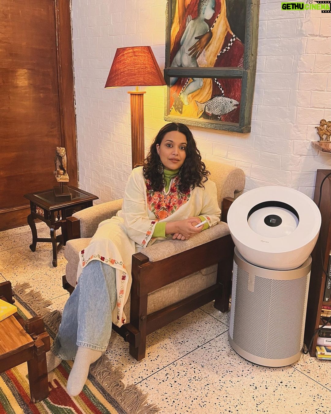 Swara Bhaskar Instagram - My baby was born two weeks before Delhi’s AQI levels soared to hazardous. And a whole new worry was introduced into my life? How should I protect my little one from something as pervasive and basic and all encompassing as AIR! Thankfully @dyson @dyson_india ‘s new air purifier ‘The Dyson Purifier Big + Quiet Formaldehyde’ which covers an area of 1100 sq. Ft. Is the godsend I needed. Efficient and most importantly quiet, it purifies the air silently so my baby can take her naps and feeds undisturbed. An LED screen to tell you AQI levels and other info and a remote to adjust settings to your own comfort. Best buy ever, especially for a family with kids!! 💙🤗✨ #notanad #mammareccomends #DysonHome #DysonIndia #DysonPurifier #DysonBigandQuiet #Gifted New Delhi