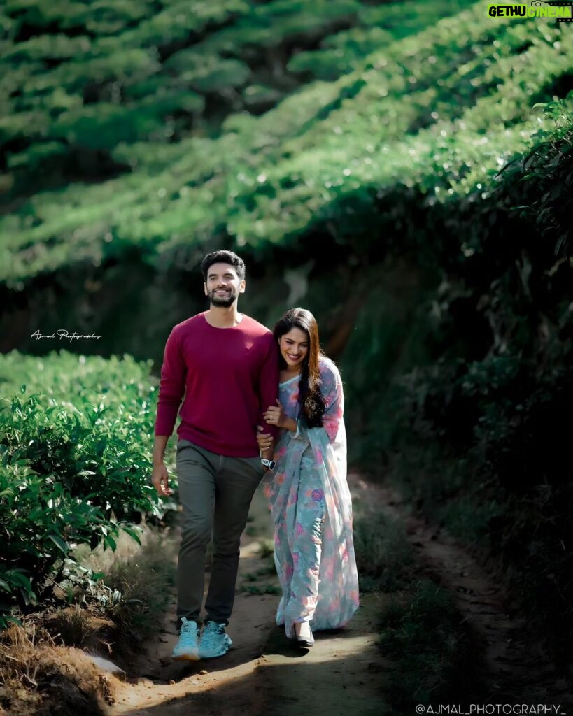 Swasika Instagram - With your hand in mine, every step is an adventure. @swasikavj @premjacob06 @ajmal_photography_ Munnar