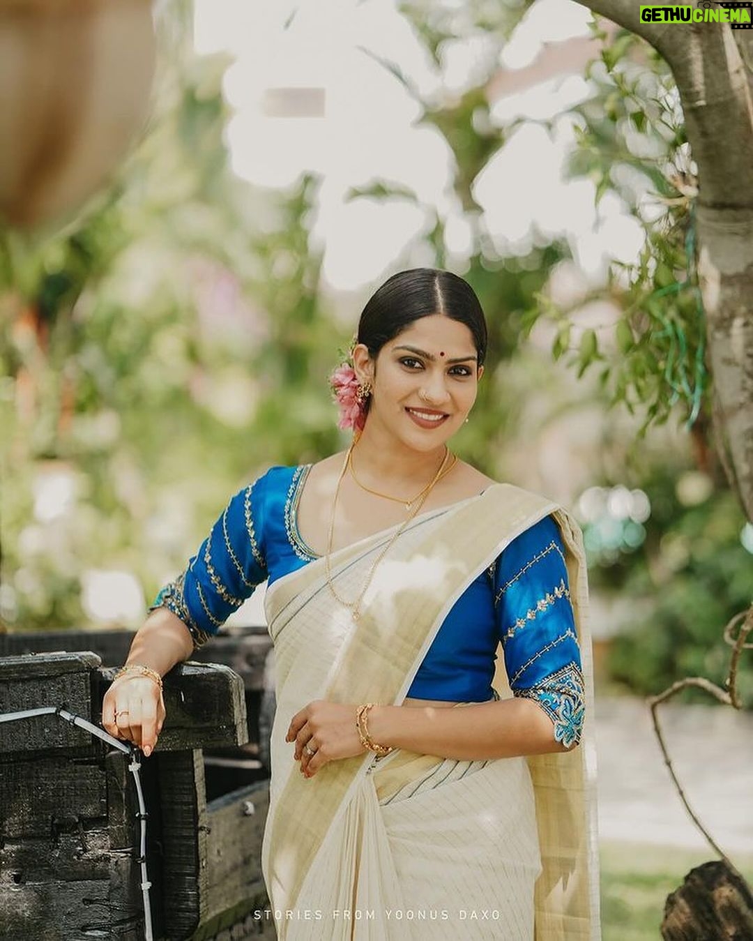 Swasika Instagram - Actress @swasikavj Styling @nithinsuresh_su Mua @shimila_makeupstories_ Blouse @minnaram_designer_boutique Set mund @ar_handlooms_kuthampully Photography @stories_by_daxo #swasikavj #swasika #nithinsureshstylist #styledbynithinsuresh Kochi Kerela, India