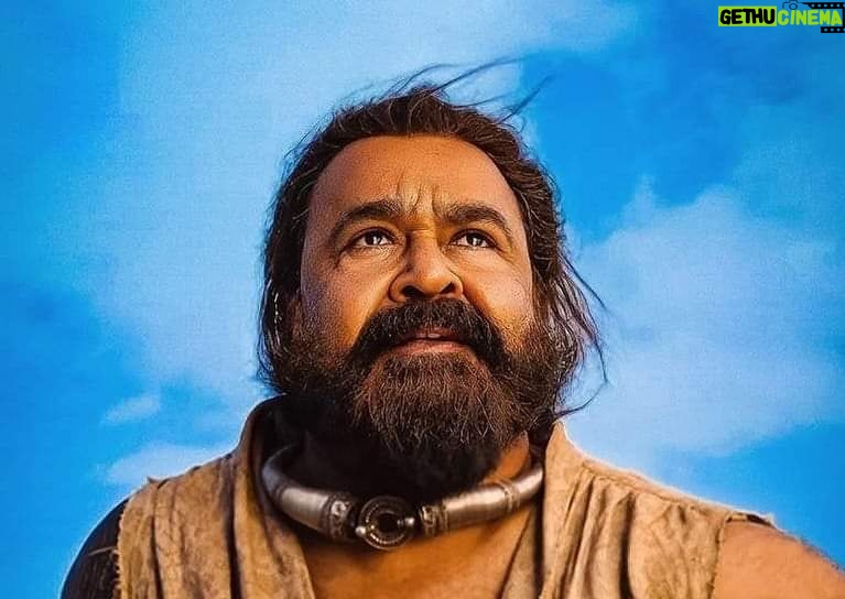 Swasika Instagram - WoW, Just Wow ♥️🔥 63 ആം വയസിൽ ഒരു മല്ലന്റെ റോൾ ഇത്ര convincing ആയി ചെയ്യാൻ ലാലേട്ടൻ അല്ലാതെ വേറെ ആര്? ഇതുവരെ കാണാത്ത ഈ ലോകത്ത് നമ്മളെ കൂട്ടികൊണ്ട് പോവാൻ ലിജോ ചേട്ടൻ അല്ലാതെ വേറെ ആര്? കണ്ട് കഴിഞ്ഞ് ഇതുപോലെ ഒരു അതിഗംഭീര എക്സ്പീരിയൻസ് ലഭിച്ച ചിത്രങ്ങൾ ചുരുക്കം. രണ്ടാം ഭാഗം വരാനായി ഒരു സിനിമ പ്രേമി എന്ന നിലയിൽ ഒരുപാട് ഒരുപാട് ആഗ്രഹിക്കുന്നു ❤️ @mohanlal , @lijo_lebowski #ljp #mohanlal #malaikotaivalibhan #malayalammovies #lijopallissery