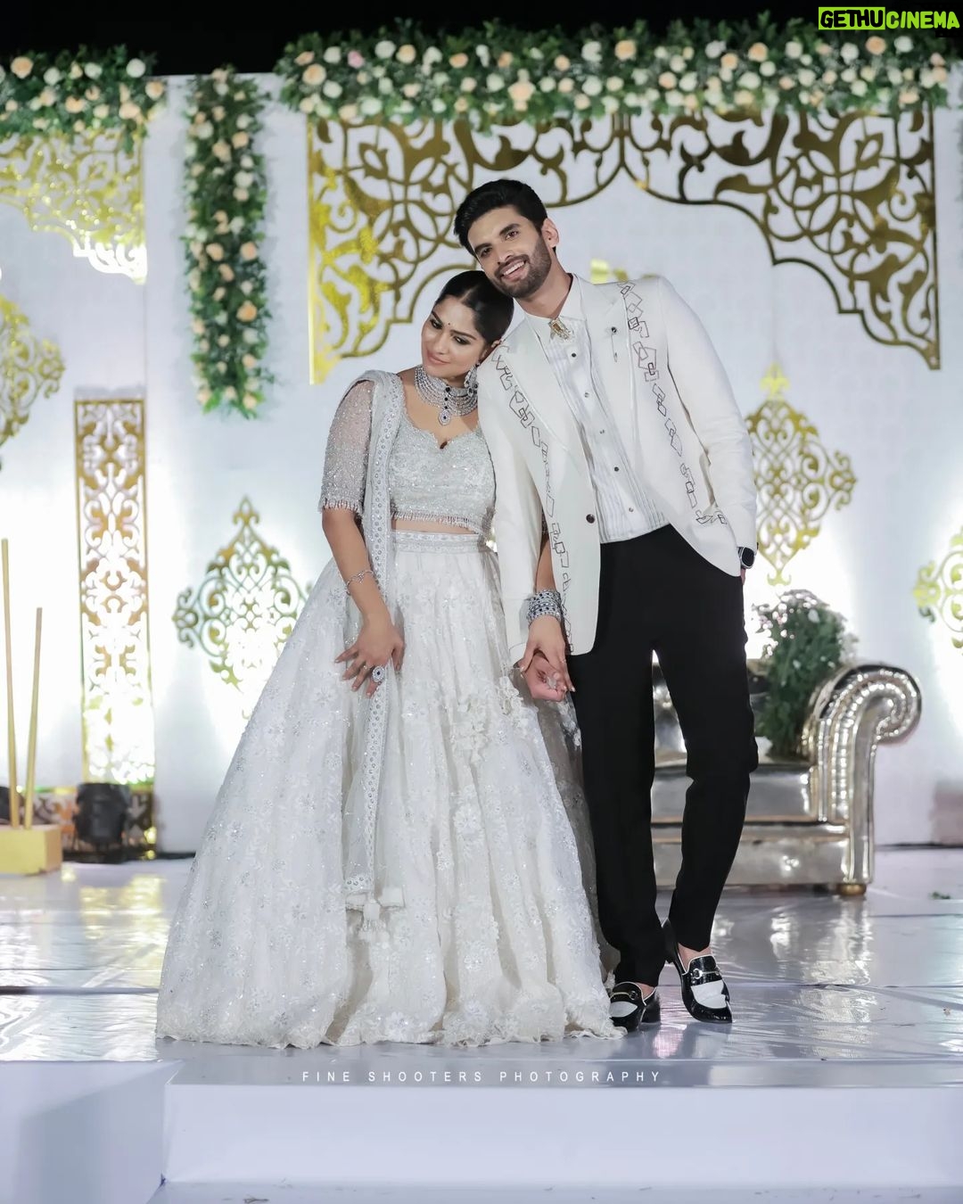 Swasika Instagram - Joined in love, surrounded by joy, family celebrates a wedding filled with happiness and endless blessings.The celebrations will continue.. PS FOR EVER Camera and editz @abi_fine_shooters MUA & Styling @abilashchickumakeupartist Swasikas Costume @jazaashdesignstudio Accessories @goodwillcollectionskerala Styling for Prem @amal_gop Outfit for prem @life_of_colours_ Mua for prem @makeoverbykichu #swasikavj #swasika #premjacob #ps4ever #celebritywedding