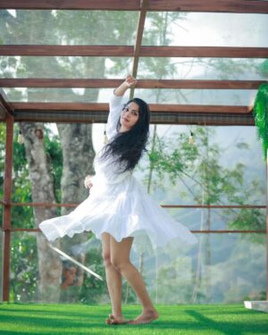 Swasika Instagram - White dress ,endless possibilities 😊

Wearing @denairaboutique 
MUA @nash_makeover_by_nishana 
Styling @tharunya_vk