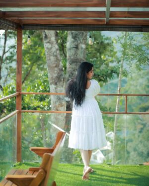 Swasika Instagram - White dress ,endless possibilities 😊

Wearing @denairaboutique 
MUA @nash_makeover_by_nishana 
Styling @tharunya_vk