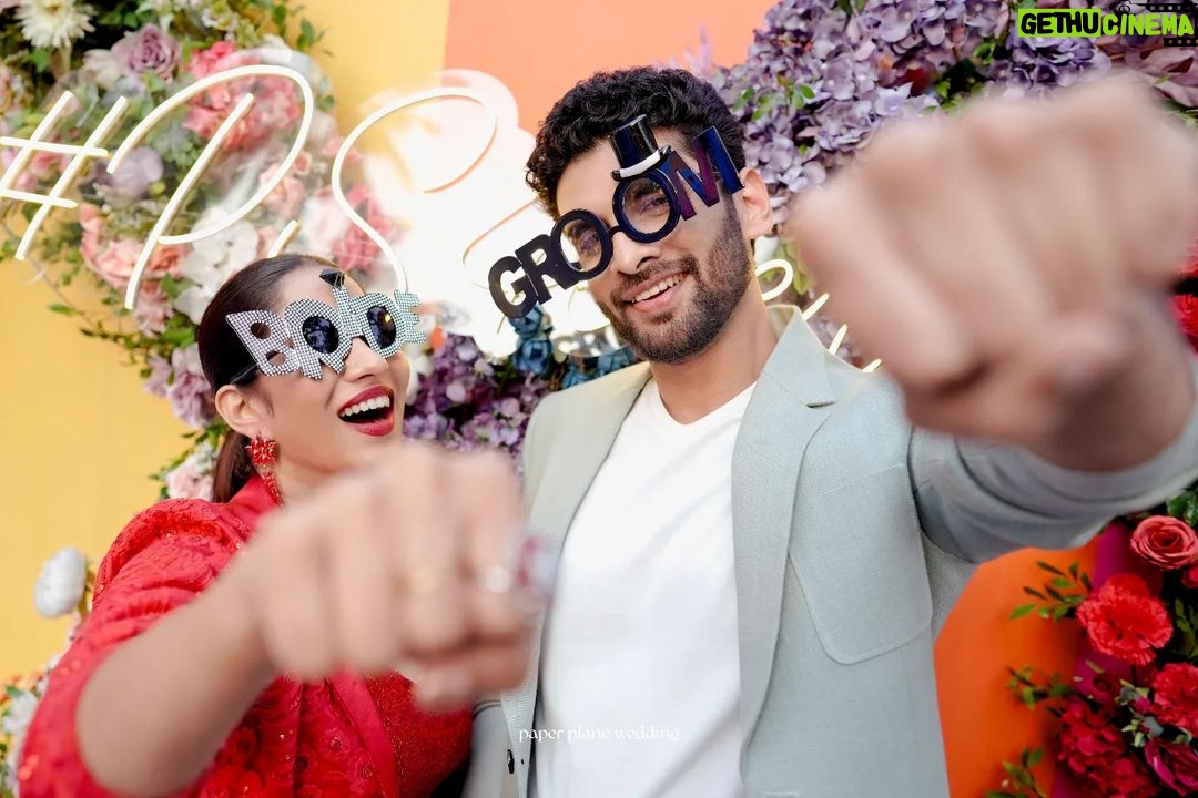 Swasika Instagram - The beginning of forever ! Mua : @abilashchickumakeupartist Swasikas Costume: @thantrek.design.couture Prem's Costume: @men_in_q_wedding Styling: @amal_gop Photography: @paper_plane_wedding Events : @pakyoweddings #ps4ever #swasikavj #premjacob #swasamay #swasika #prem #cocktailparty