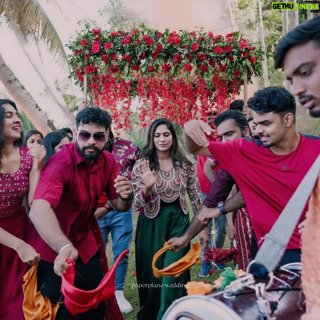 Swasika Instagram - Gulabi ❤️ Mua : @abilashchickumakeupartist Styling : @nithinsuresh_su Blouse : @blackgold_designingstudio Photography: @paper_plane_wedding Event : @kites_events_ #swasikavj #swasika #swasikavijay #dakshina #keralasaree #ps4ever #premjacob