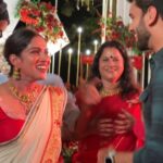 Swasika Instagram – Surprising my girl during her Gulabi 😊😬

Video nd edits : @nvm___official

Thanks @sanjananisanth for helping me give her this 

Event by @kites_events_

#haldi #weddings #shoot #ps4ever #psforever #prem #swasika #swasikawedding #mallu #hindu #chrisitian
