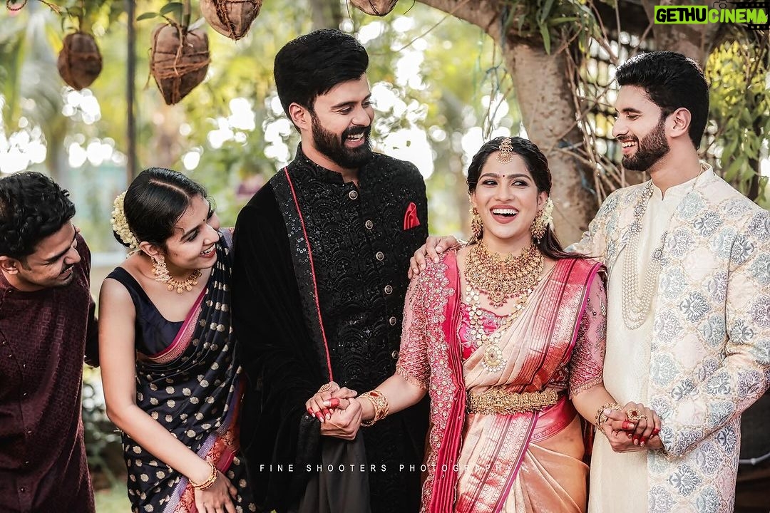Swasika Instagram - Happy married life my dear Couple❤️ @premjacob06 @swasikavj 📷 @abi_fine_shooters