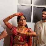 Swasika Instagram - D J പാട്ടിനൊപ്പം തകർപ്പൻ ഡാൻസുമായി സ്വാസികയും പ്രേമും 😍 | @swasikavj @premjacob06 @dj_.elvis_.paul_ . . . . #swasika #wedding #weddingday #keralawedding #malayalamcinema #actress #mollywood #trendingreels # trending #instagram #couplegoals