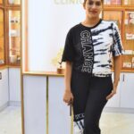 Swasika Instagram - Embarking on my journey to silky smooth skin with laser hair reduction at Aeka! #beauty #skintreatment #aeka #trivandrum #lulumall #skin #hairproblems #skincareroutine #skincaretips #beautytips LULU Trivandrum